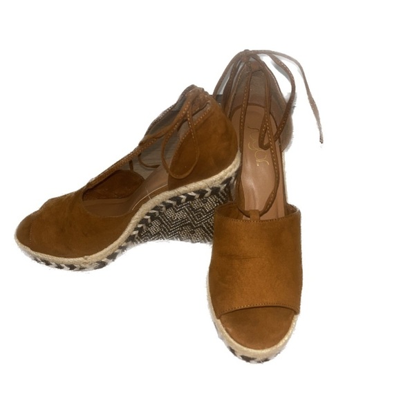 Sugar Suede Sz 7.5 Brown Peep Toe Wrap Around Ankle Tie Lace-Up Heels Wedged - Picture 2 of 7